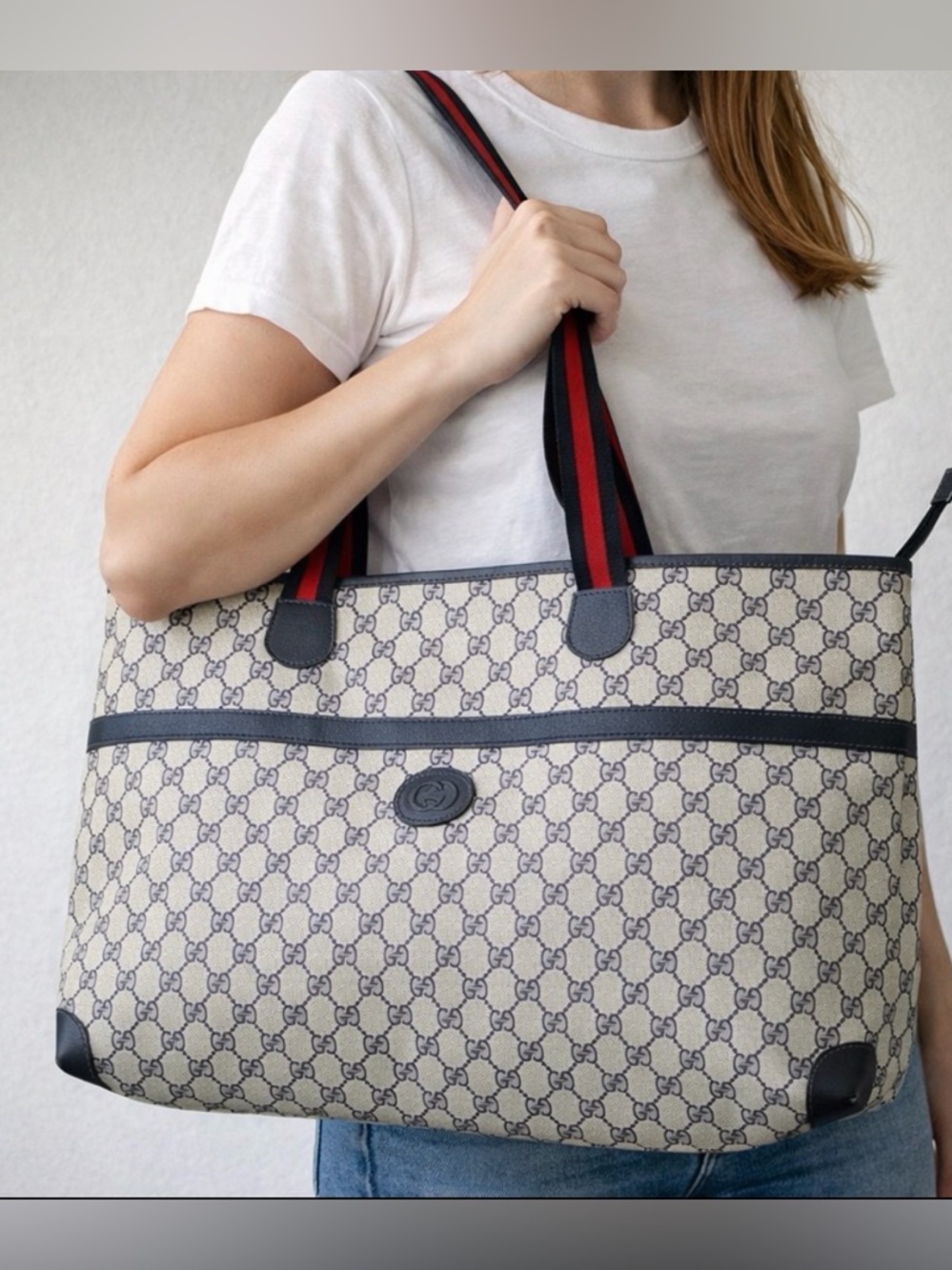 (18) GUCCI 80s Navy Large Tote